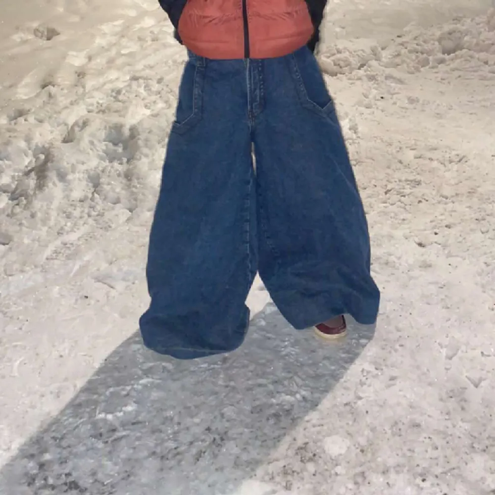 Jnco mammoth  DM för mer. Jeans & Byxor.