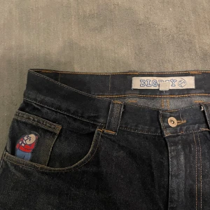 Polar Big Boys - Ett par jätte snygga polar big boys. Lite slitna på botten, annars bra cond.  Jag är 182 och dem sitter perfekt på mig.