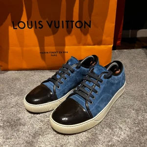 Lanvin skor - Säljer dessa Lanvin i storlek 43, skicket är 8/10! Hör av dig för mer info!