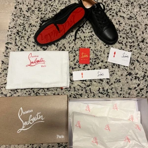 Läder loubs - Dom är andvända 1 gång från min brors samling som behöver sälja för att köpa bil. Kontakta för mer info, kvitto finns