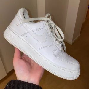 Air force 1 - Vita låga air force👟storlek:36