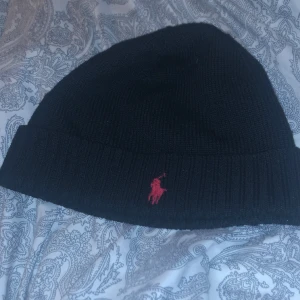 Raulp lauren mössa  - Bra skick ganska ny 