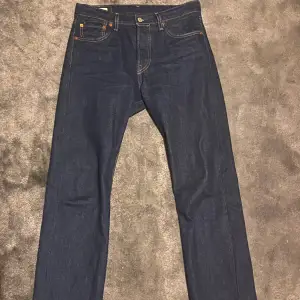 Levi’s jeans i gott skick, knappt använda. Regular fit.