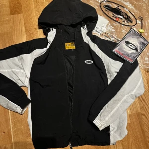 Corteiz spring jacket - Condition :8/10 Storlek:M Tillbehör tillkommer  Köp knappen fungerar🤩 