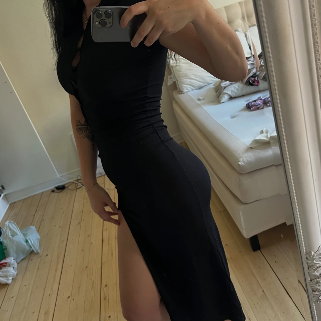 svart klänning NAKD med knappar  - 91