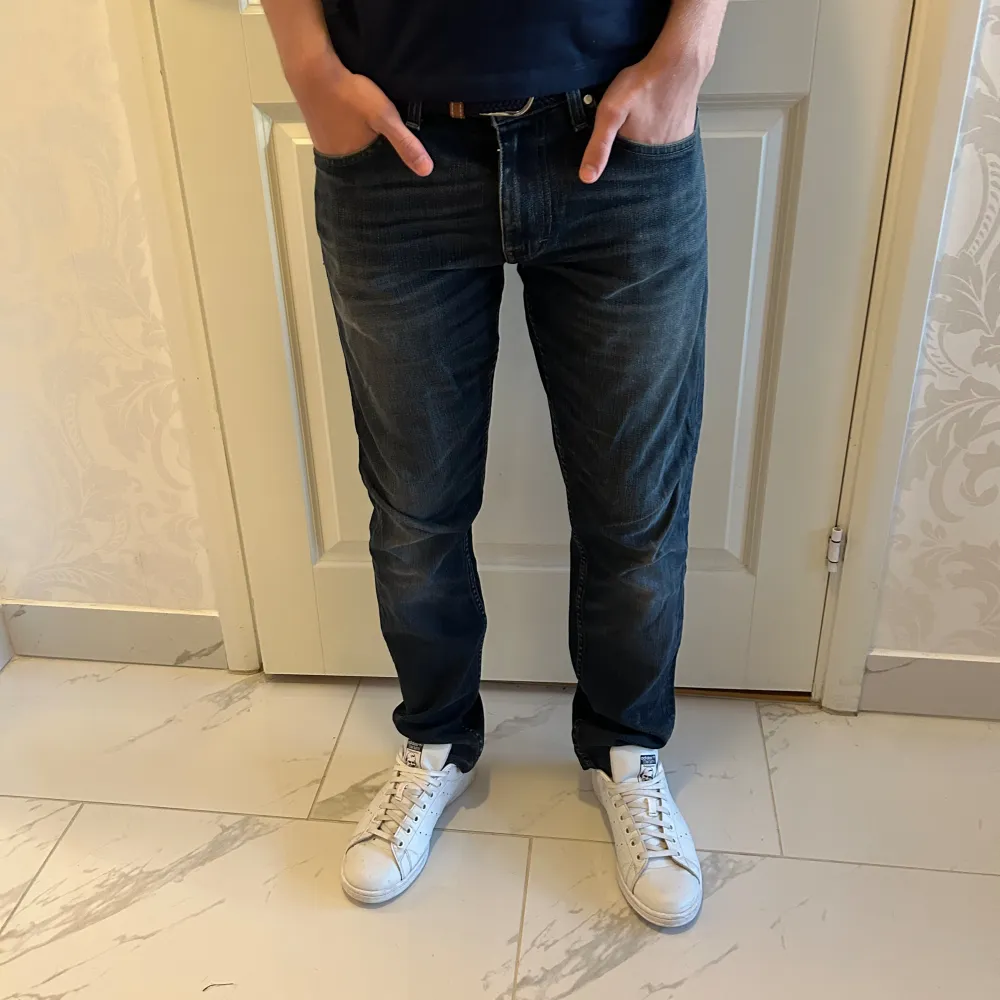 Tiger of Sweden jeans Pistolero Skick 8/10  Dem är uppsydda i längden så det blir 30 i längd istället för 32.. Jeans & Byxor.