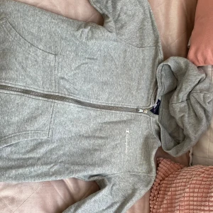 Champion kofta - Storlek kids L, passar xs 