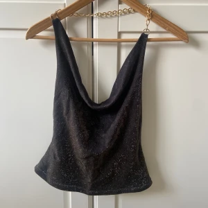 Glittrande Fest Topp - Jätte söt fest topp, knappt använd!🥂💓🫶(Glittret fångas inte på kameran)
