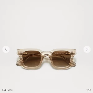 Chimi 04 - Säljer mina älskade chimis i modellen 04, färgen Ecru🥹🥹💓💓💓💓fåtal gånger använda och dom är i perfekt skick!! Box och allt tillkommer