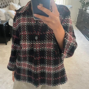 Rutig stickad jacka - Söt rutig jacka 