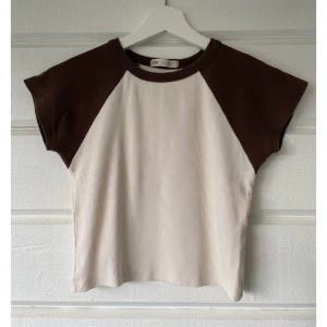 Topp - Söt topp i stretchigt material!