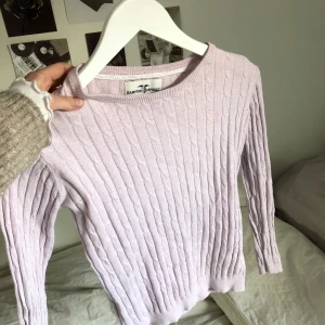 Ljusrosa kabelstickad tröja🩷 - Storlek xs  Fint skick Något liten i storleken 