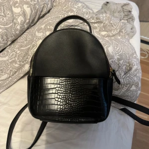 Ryggsäck  - Söt liten väska använd några gånge r