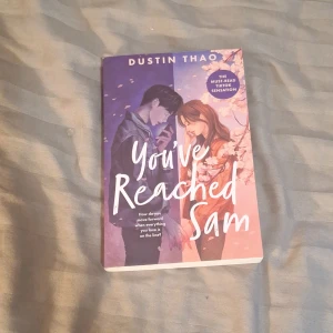 You've reached Sam - Hej! Nu säljer jag denna oanvända booktok-bok. Boken är i nyskick och aldrig använd. Nypris cirka 117kr. Hör av dig gärna vid frågor och funderingar!🫶🏻