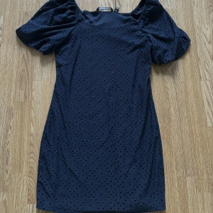 Klänning - Helt ny klänning, passade inte 