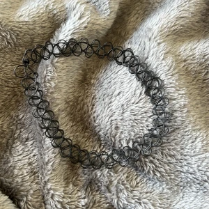 Choker🖤 - Fint skick och nästan aldrig andvänd. Orginalpris 68 (det jag köpte för och då var det frakt) 💕!!PRIS KAN ABSOLUT DISKUTERAS!!💕