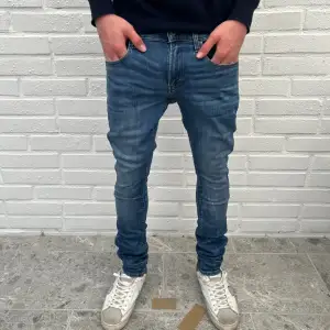 Gstar raw slim jeans || Nyskick, knappt användna || Passar 173-181 cm || Skriv vid minsta fundering! Mvh, CH 