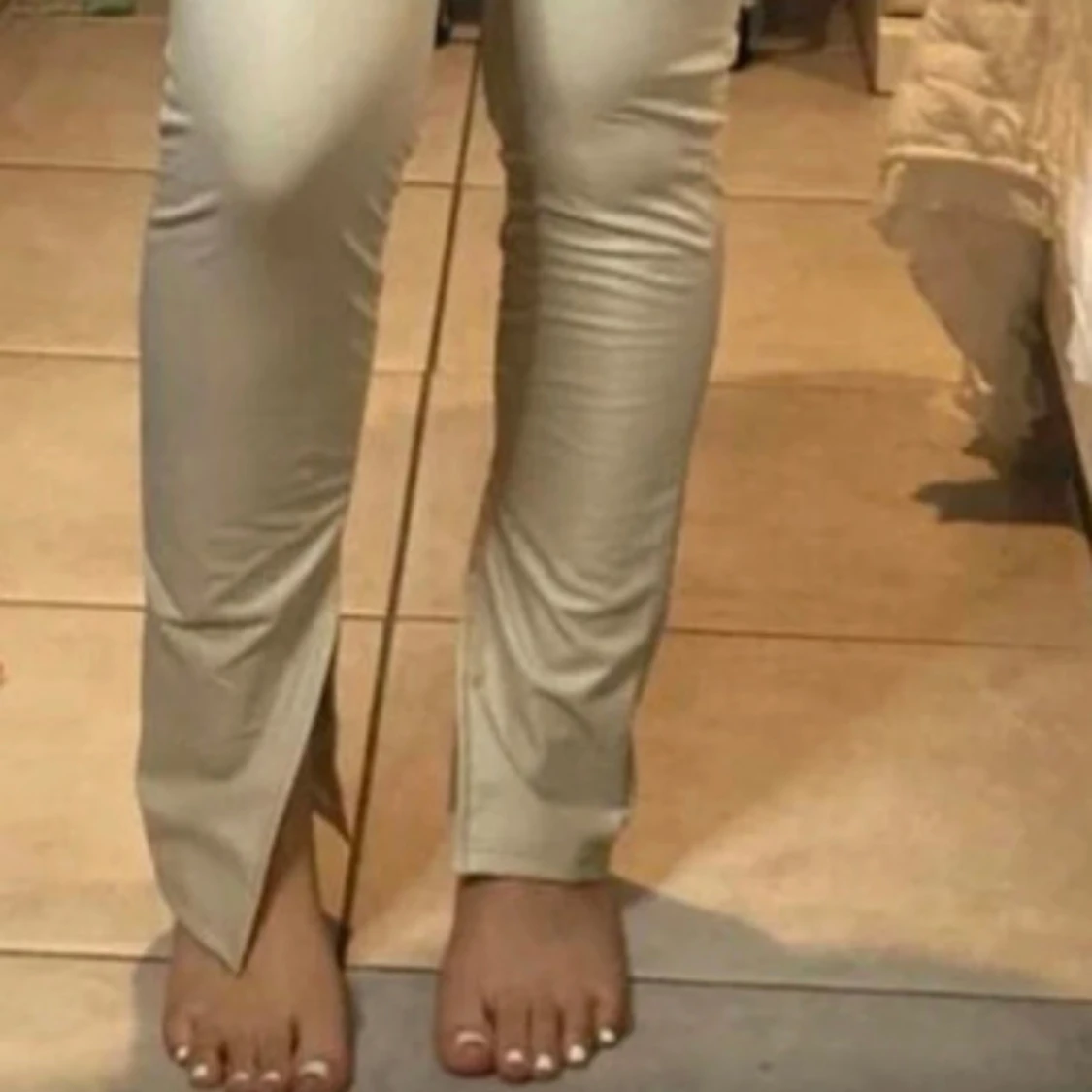 Skinnbyxor med slit - 90