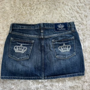 Victoria beckham kjol - Midjemått: 40cm rakt över, längd: 32cm