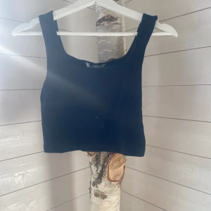 Svart linne - Kort svart linne 