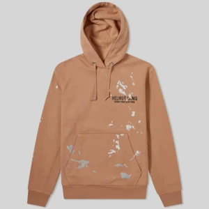 Helmut Lang Hoodie - Helmut Lang paint splatter hoodie men stort tryck på ryggen och mindre på framsidan. Äkta. Orange ish färgad. Storlek S normal i storleken. I princip helt ny: skick 9,5/10. Väldigt eftertraktad och bästa priset som går att hitta. 