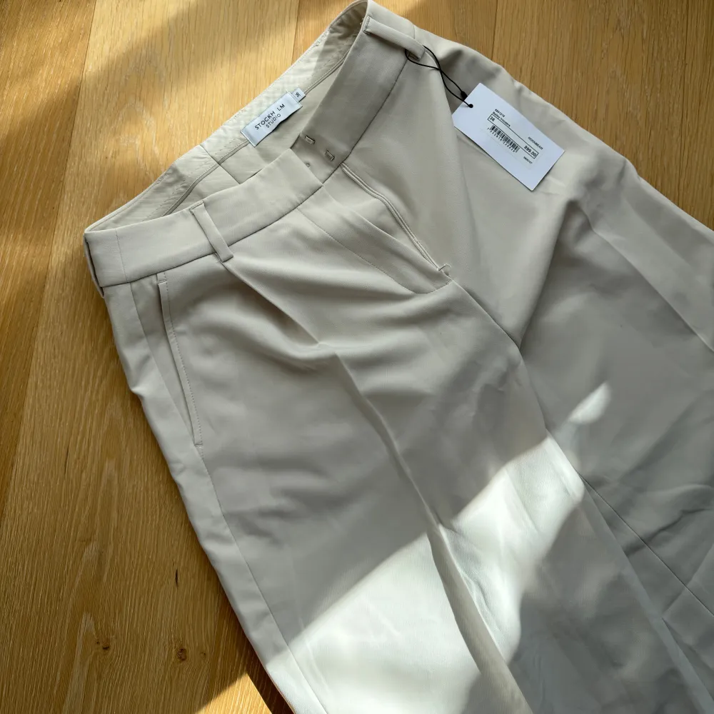 Säljer dessa ’Bailey’ trousers storlek 36. Nypris 899. Jeans & Byxor.