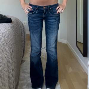 Super snygga och trendiga ltb jeans i perfekt skick💥💕