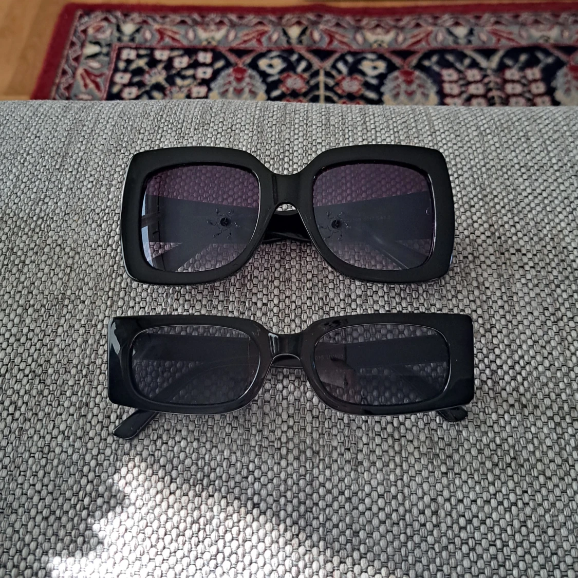 Svarta solglasögon  - 93