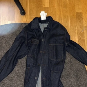 Care skjorta - Denna Cate skjorta är helt oanvänd och alltså i väldigt gott skick, perfekt nu till sommaren och kan även användes till vilket väder som helst.