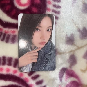 Jiwoo NMIXX FE304 photocard - Titeln säger allt, kan tänka mig tradea den