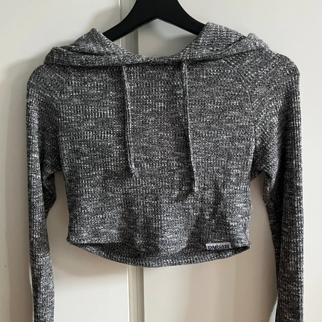 Kort stickad hoodie - 90