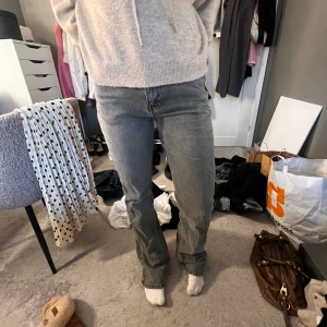 Grå jeans  - Super snygga jeans från Gina. Aldrig använda💓💓