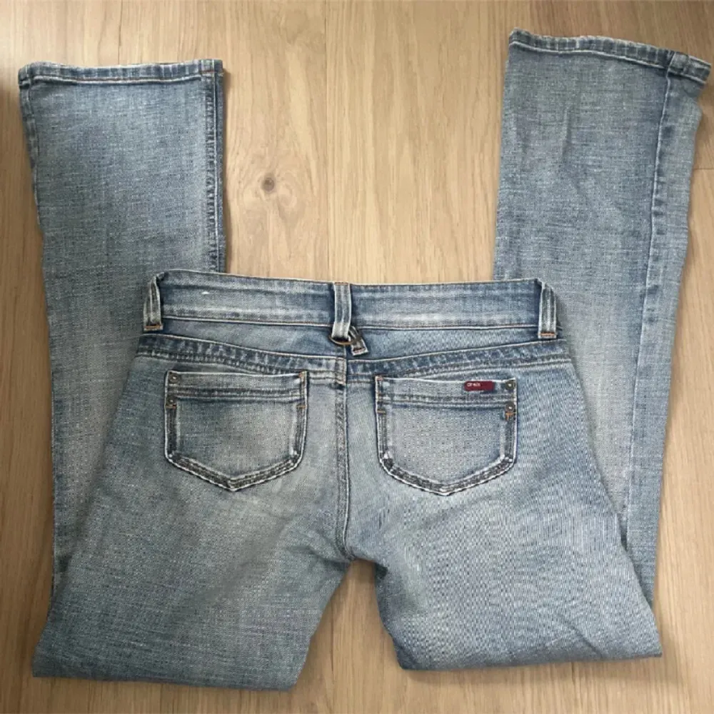 säljer mina as snygga oanvända vintage jeans från only!!. Jeans & Byxor.