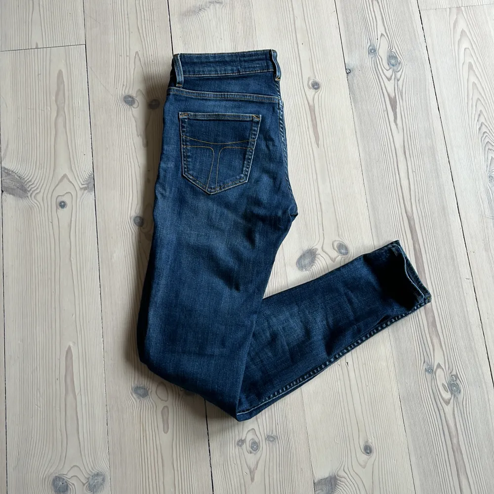 Säljer nu dessa feta tiger of sweden jeans i bra skick. Ställ frågor vid funderingar. Jeans & Byxor.