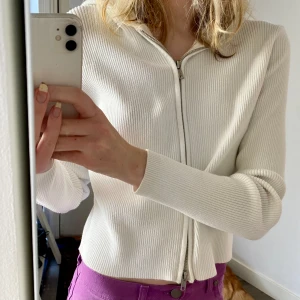 Brandy Melville tröja - Så fin brandy melville tröja! Superbra skick💖