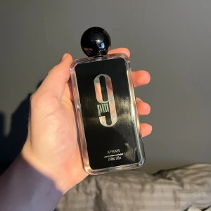 Afnan 9 Pm - 2 ml sample av den populära parfymen Afnan 9PM🍦🍏 Köp en billig sample av parfymen innan du köper den så du får se om du gillar hur den luktar och beter sig på din hud🙂‍↔️