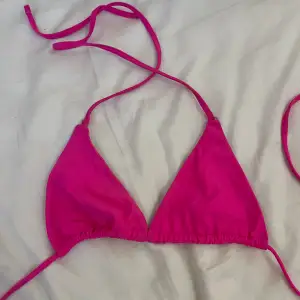 Knall rosa bikini topp!