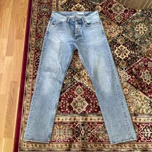 Slim-straight ljusa tiger jeans  Bra skick 32/32