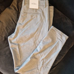 Buxor från les deux - Ny med prislapp. Storlek 34/30