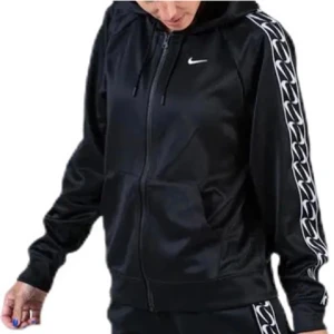 Kofta - Nike kofta använd några gånger men jätte bra i skick 