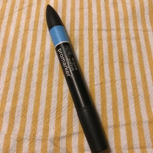 Promaker blå pennan - Lite använd. Säljer för jag redan har en. Swish föredras. Eller köpa via appen 