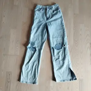 Ljusblåa jeans ifrån H&M • bra skick