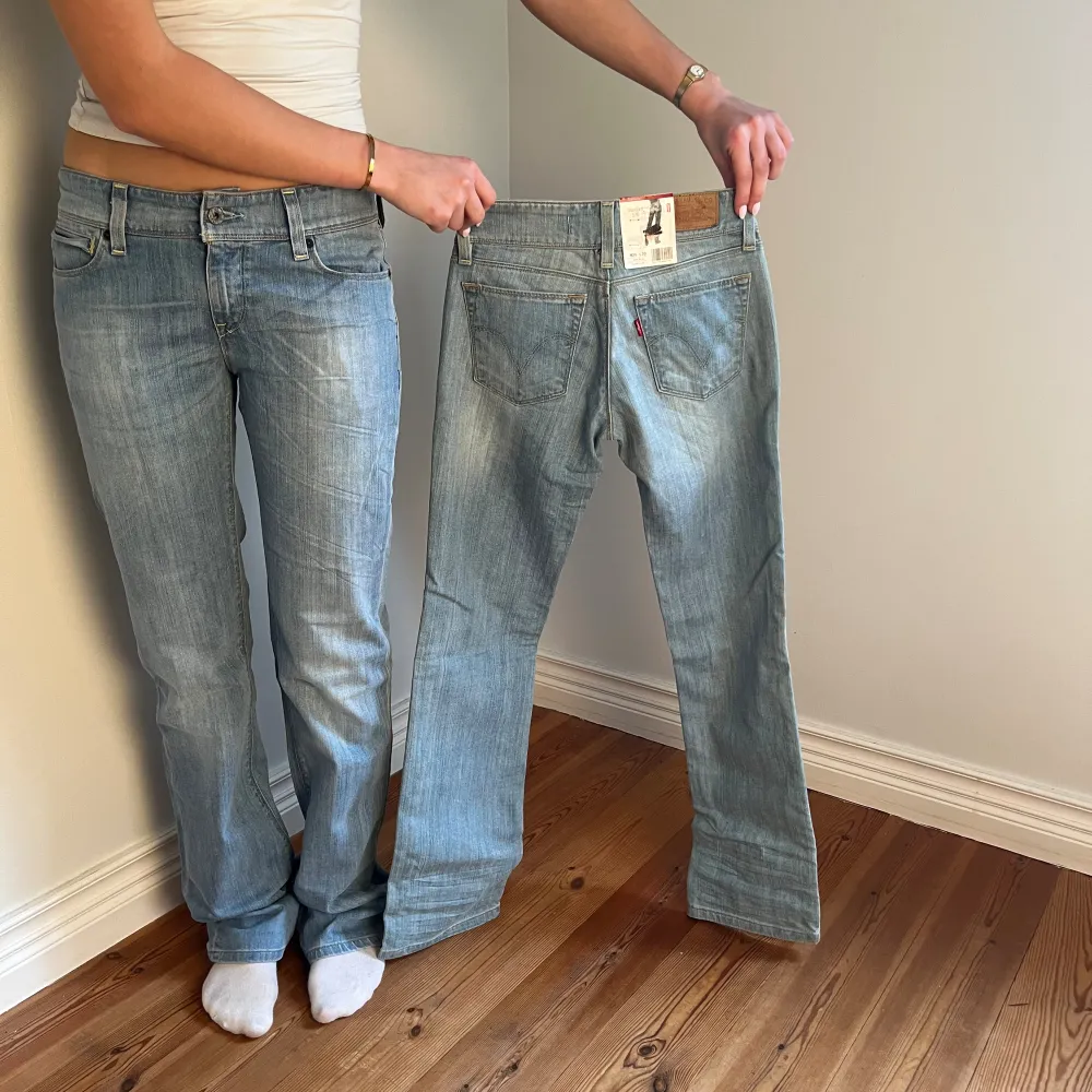 Midjemått(rätt över): 32 Innerbenslängd: 78 (De är för små för oss så där av finns inga bilder på)  Skriv om ni har några frågor💗//Perfectjeans. Jeans & Byxor.