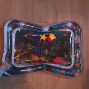 Aktivetmatta  - En rolig aktivitetsmatta , hel & fin! 