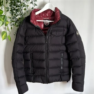 Colmar jacka - Tja säljer denna riktigt feta Colmar jackan som funkar får vår och vinter, Fint skick inga defekter på jackan och nypris ca 3-4 tusen Mitt pris 999kr hör av vid funderingar👌