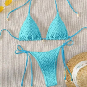 Bikini - Säljer nu min helt nya och oanvända bikini. Är i stolrek S. Knyts vid sidorna själv så går att justera.