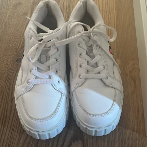 Fila skor  - Fila skor i storlek 41 helt okej skick 