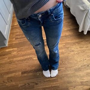 LTB valerie jeans - Jeans från Ltb, köpta på zalando för ca 900kr❣️ helt slutsålda och är modellen valerie. 25/30
