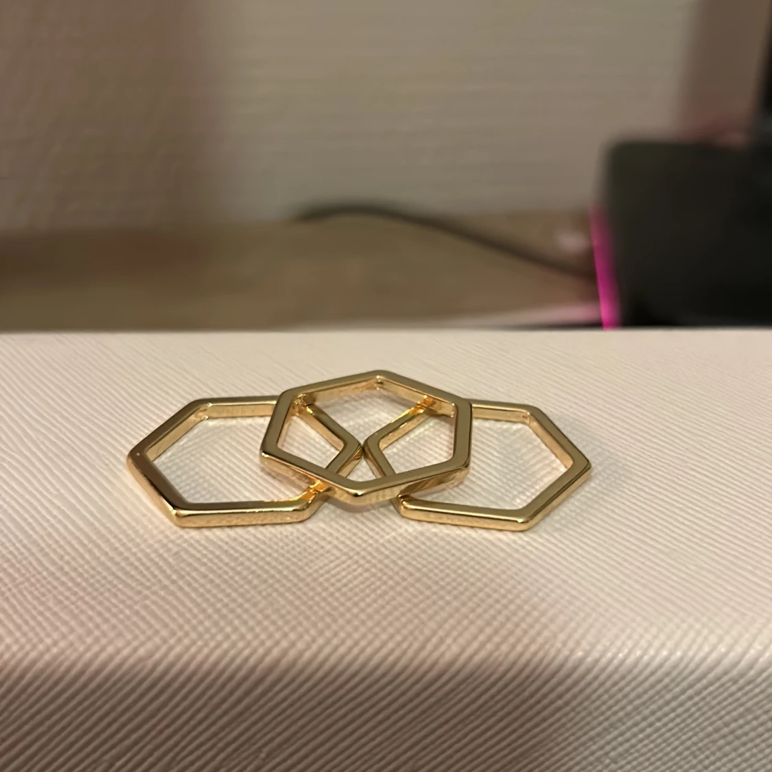 3 guldringar ej äkta guld - 91