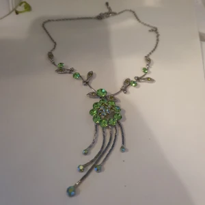 Halsband - Halsband med natur vibbar ☺️ Aldrig använt❤️